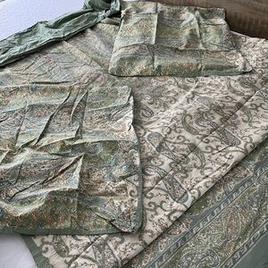 Pottery Barn Paisley King Duvet Cover & 2 Euro Shams